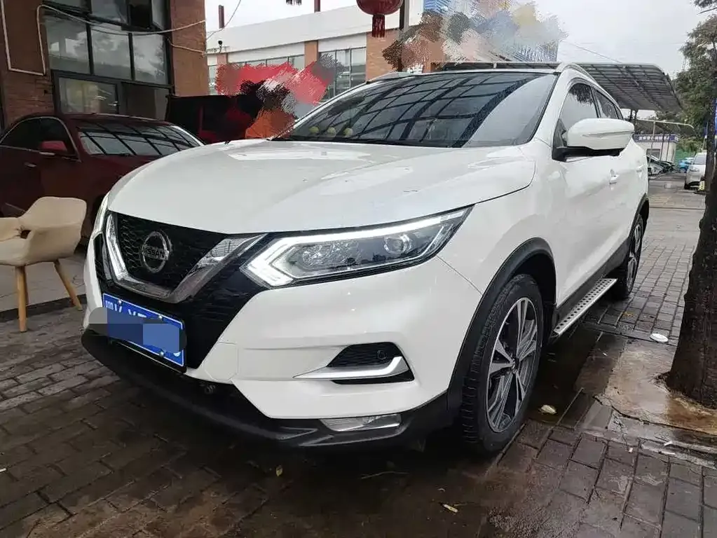 Nissan Qashqai — фото 1