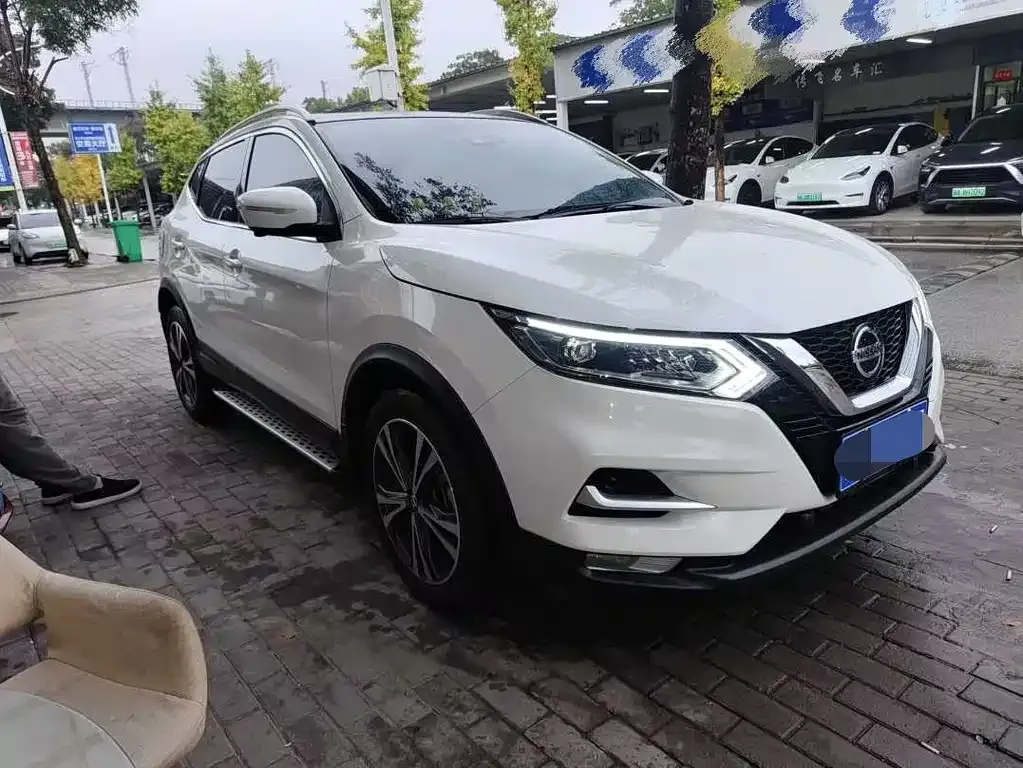 Nissan Qashqai — фото 2