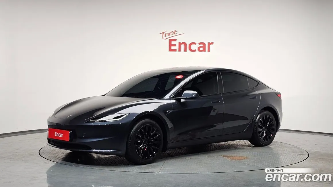 Tesla Model 3 — фото 1