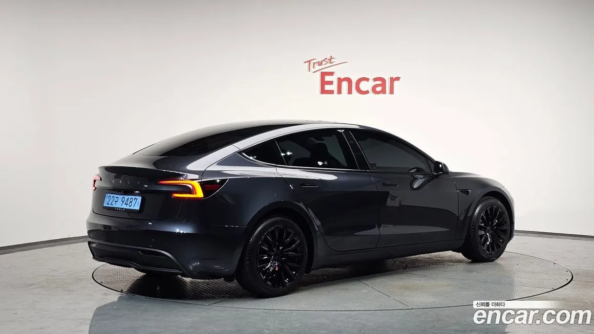Tesla Model 3 — фото 2