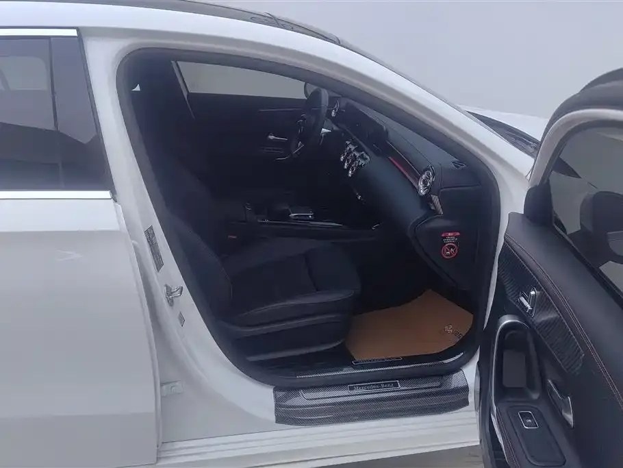 Mercedes-Benz A-Class 2023 из CN, фото 8