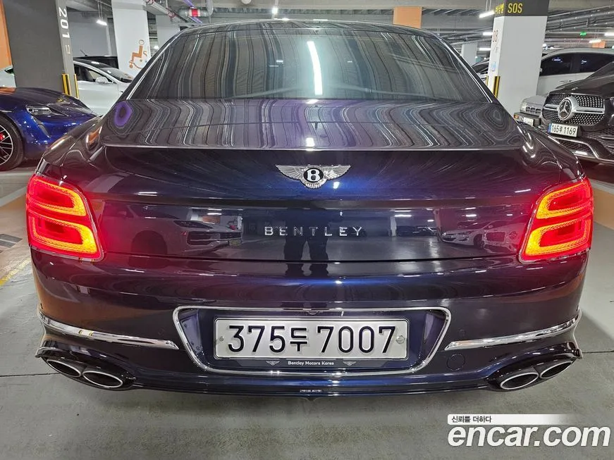 Bentley Flying Spur — фото 4
