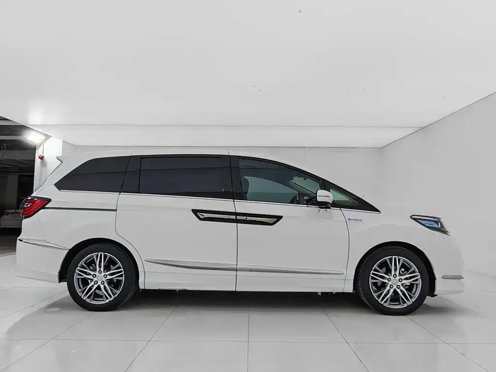 Honda Elysion 2021 из CN, фото 8