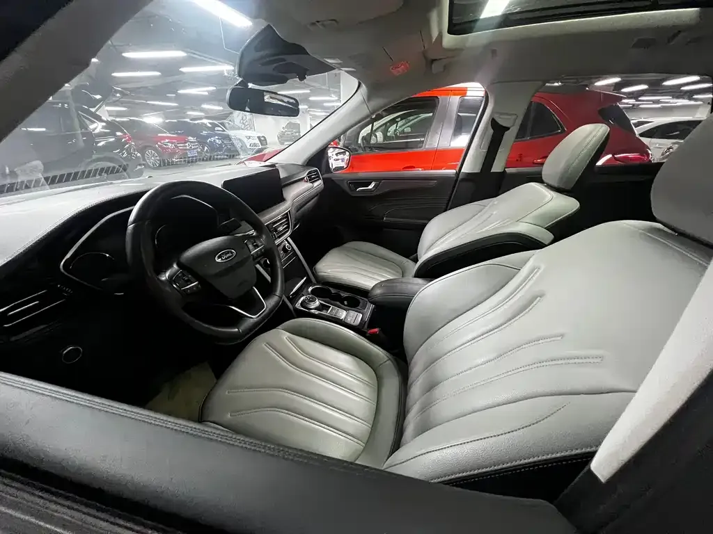Ford Escape 2021 из CN, фото 2