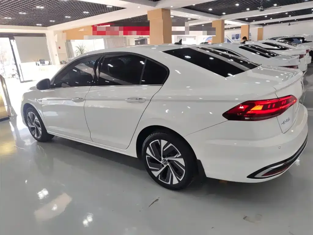 Volkswagen Bora 2024 из CN, фото 5