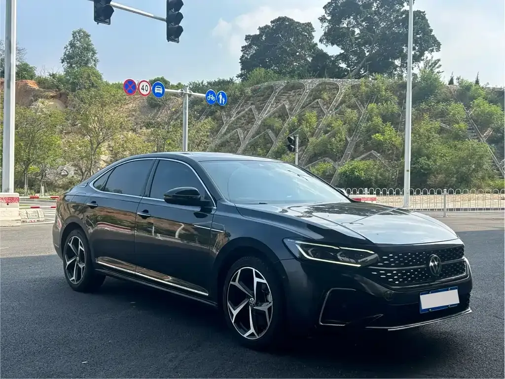 Volkswagen Passat — фото 3