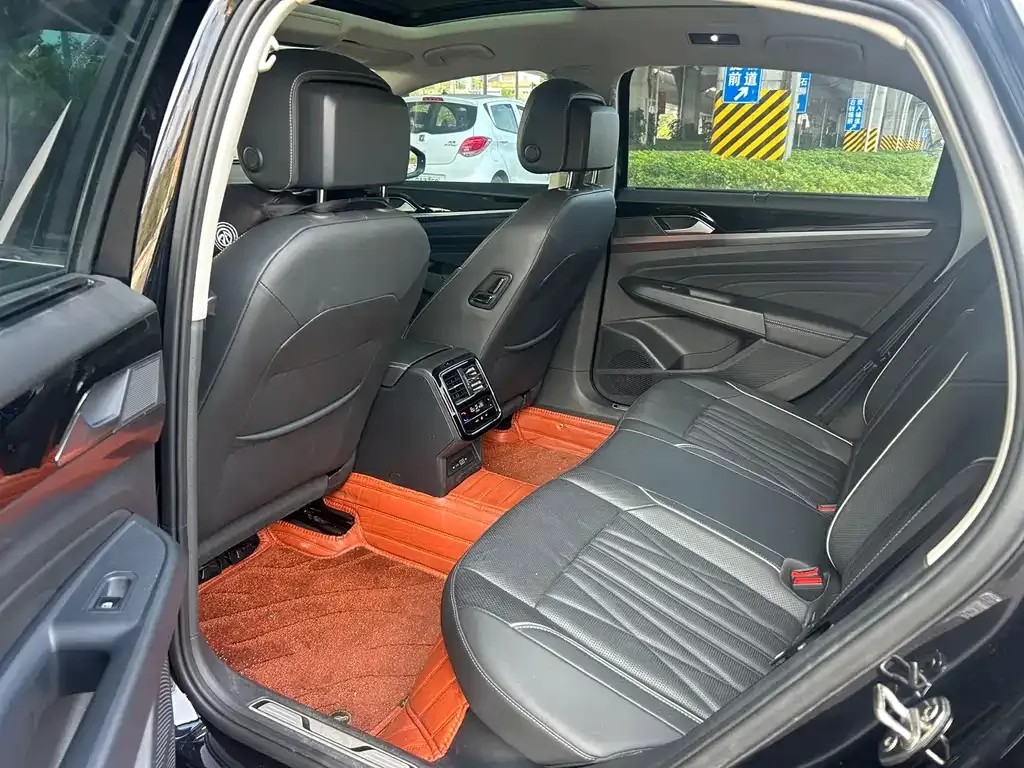 Volkswagen Passat — фото 6