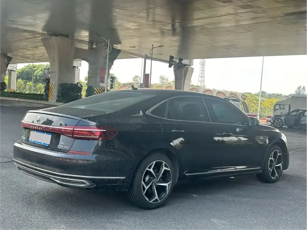 Volkswagen Passat — фото 9
