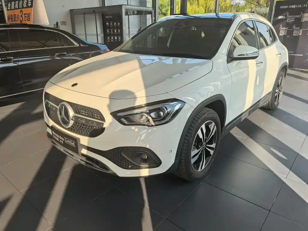 Mercedes-Benz GLA — фото 1