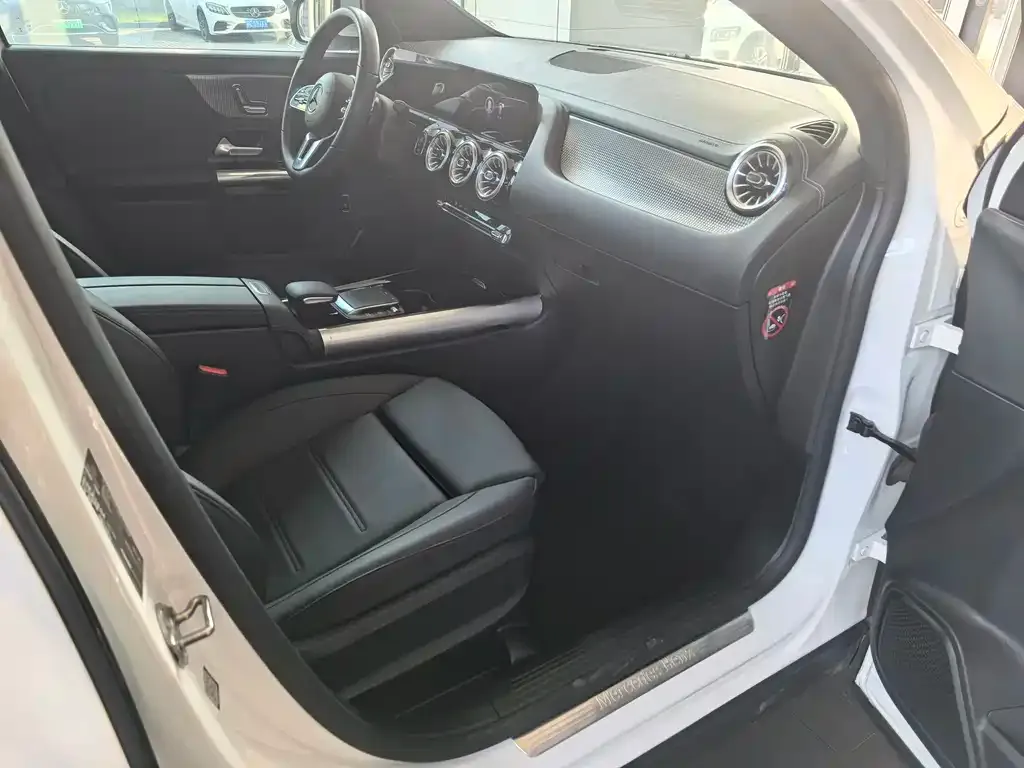 Mercedes-Benz GLA — фото 6