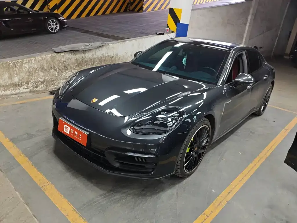 Porsche Panamera Hybrid — фото 1