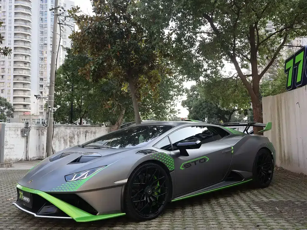 Lamborghini Huracan — фото 1