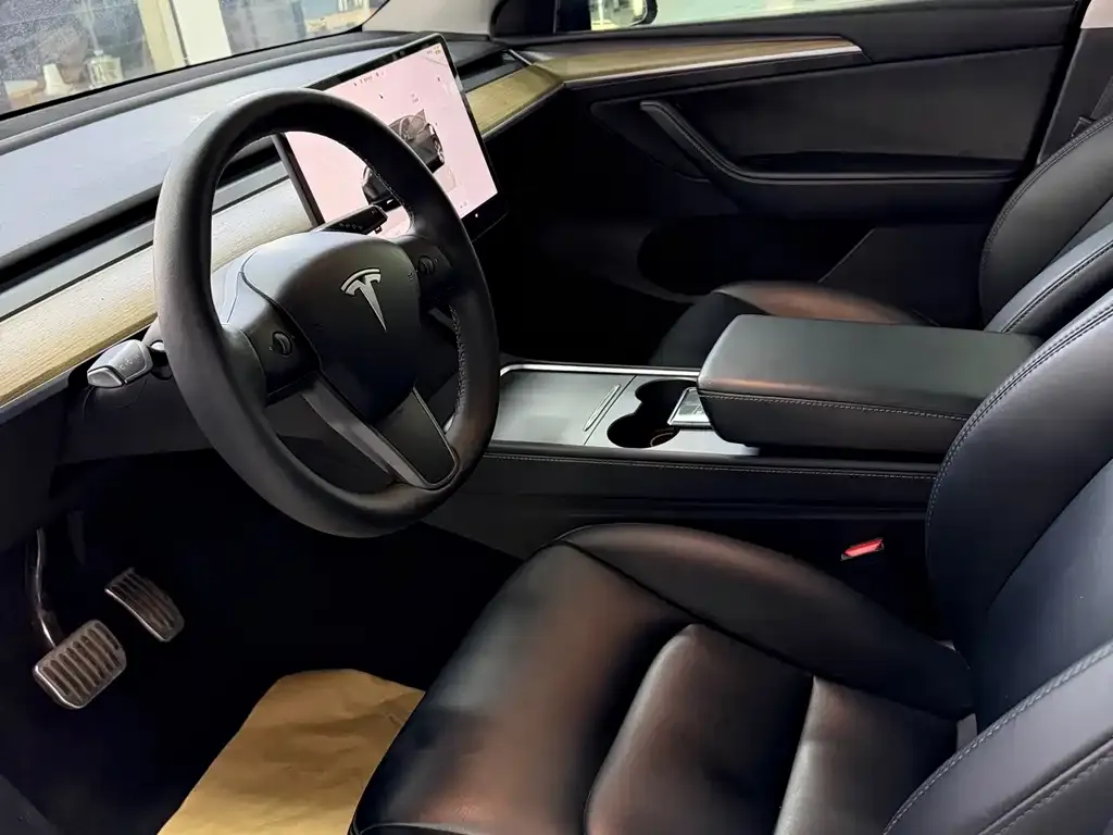 Tesla Model Y — фото 3