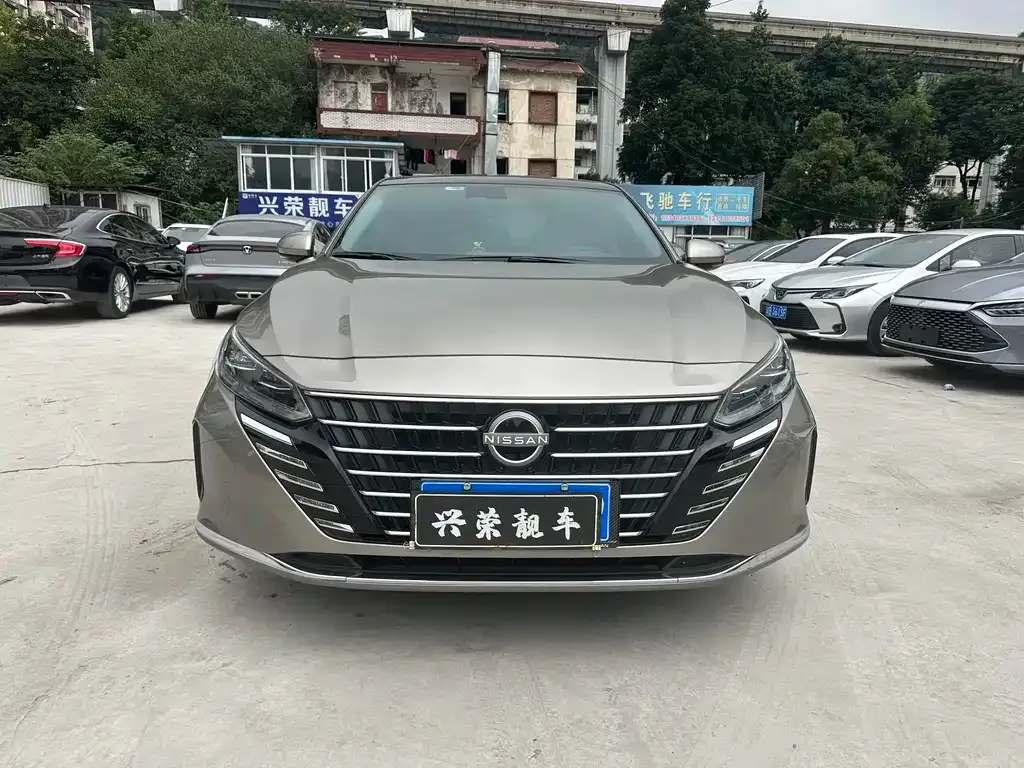 Nissan Teana — фото 1
