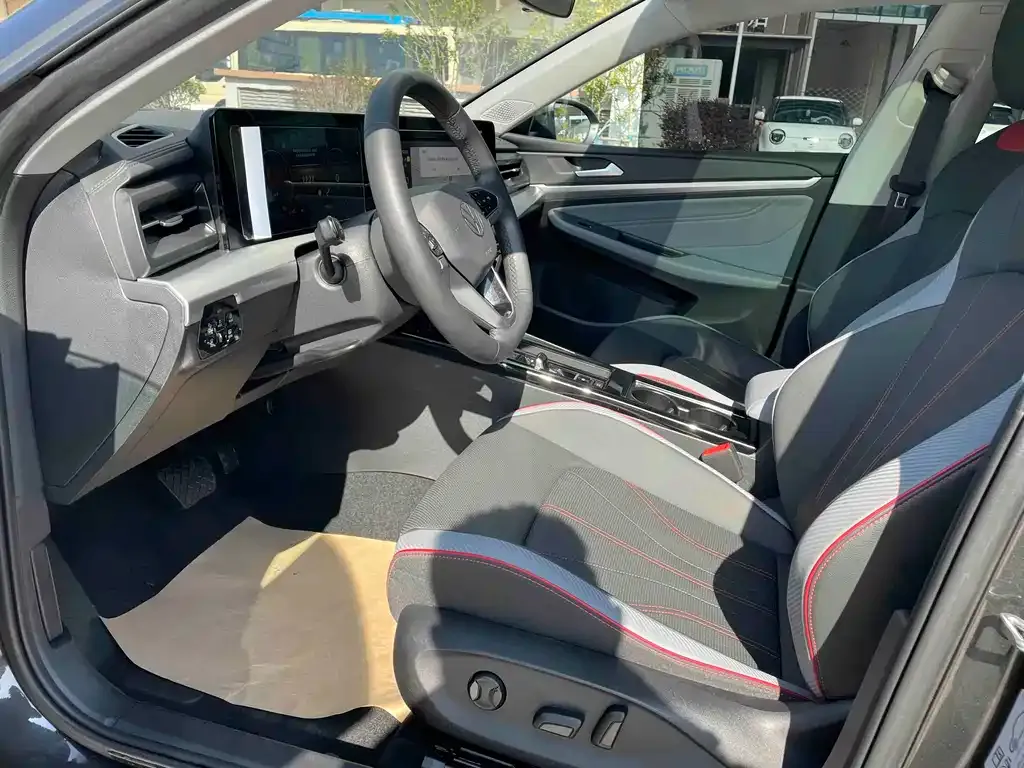 Volkswagen Lamando 2024 из CN, фото 4