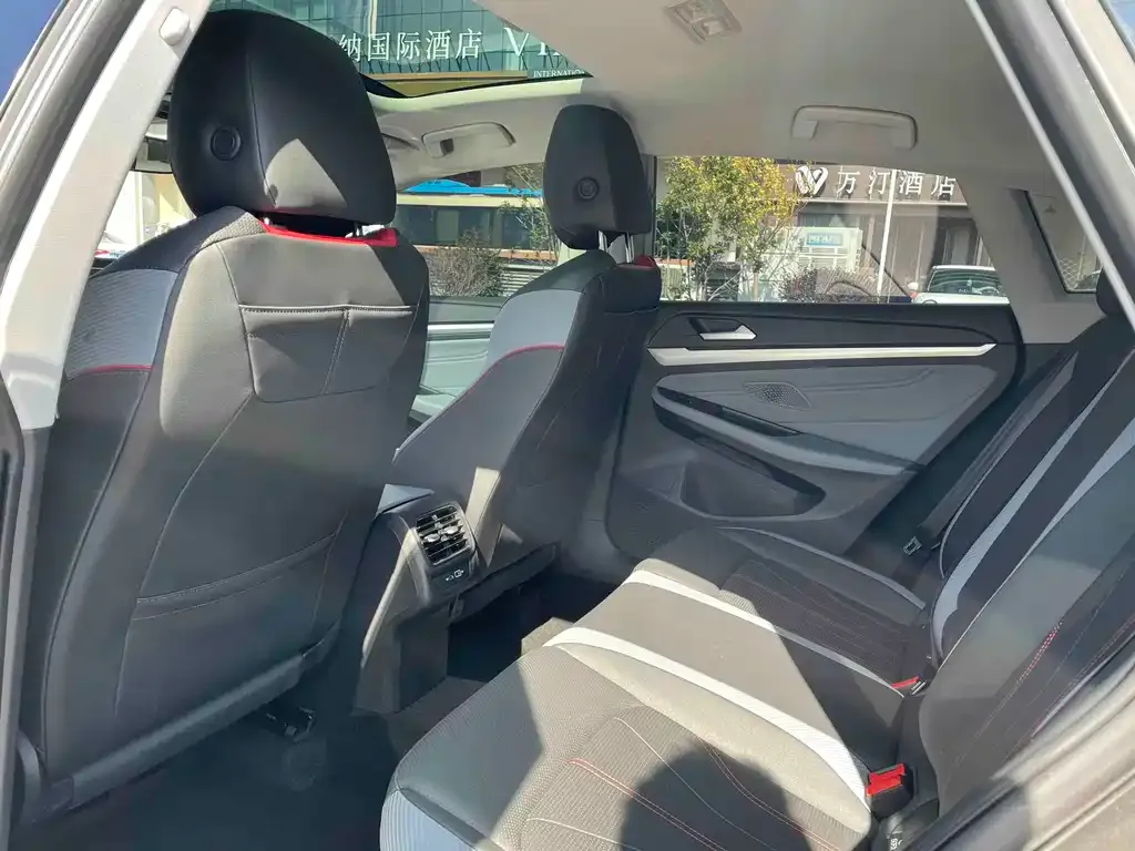 Volkswagen Lamando 2024 из CN, фото 7