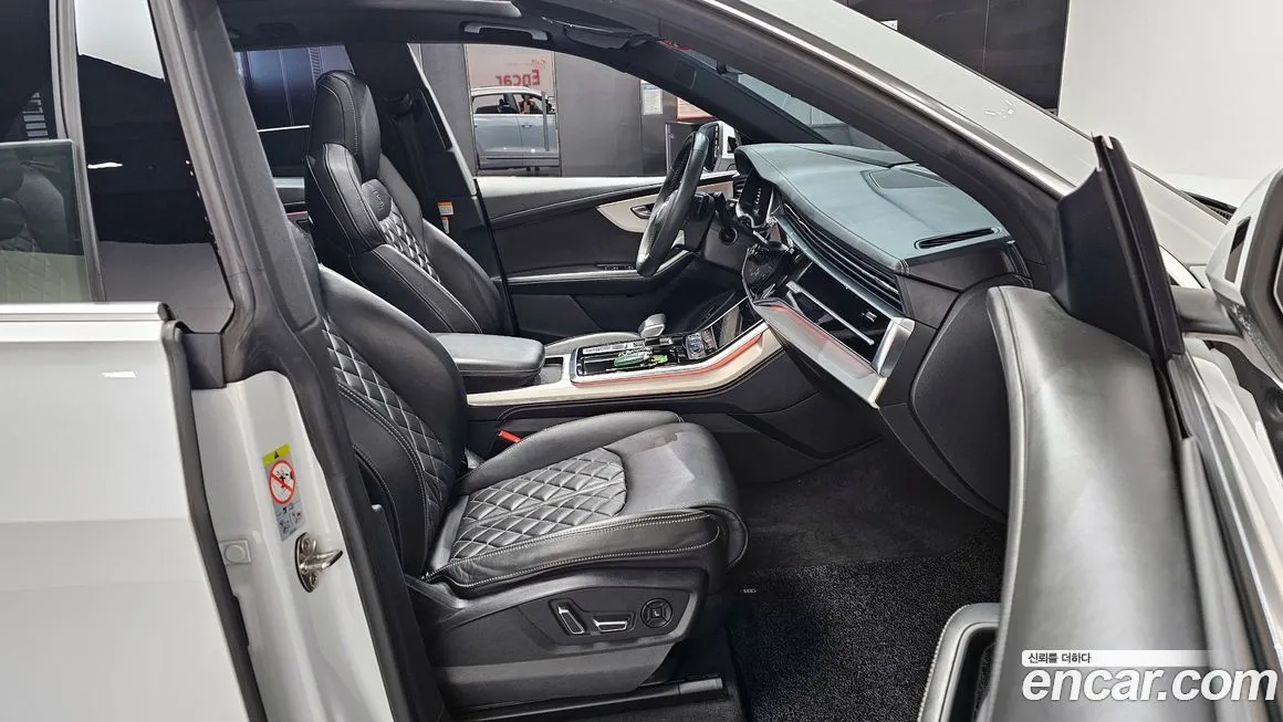 Audi Q8 2021 из KR, фото 10