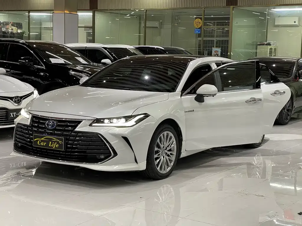 Toyota Avalon 2023 из CN, фото 1