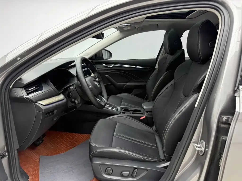 Skoda Octavia 2021 из CN, фото 7