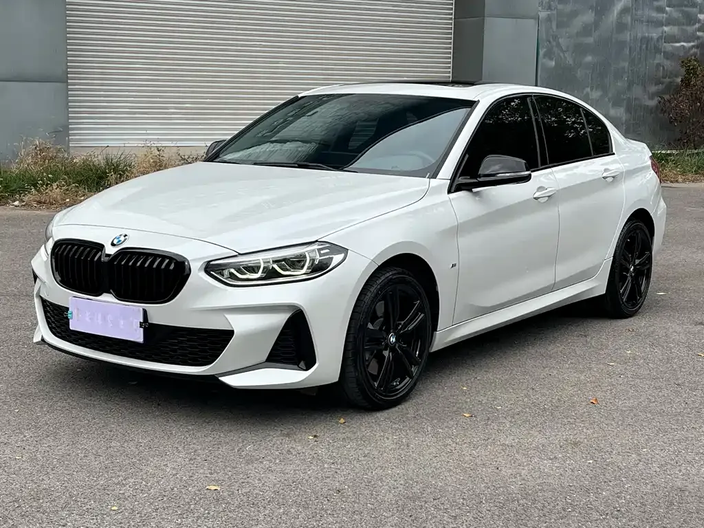 BMW 1 Series — фото 1