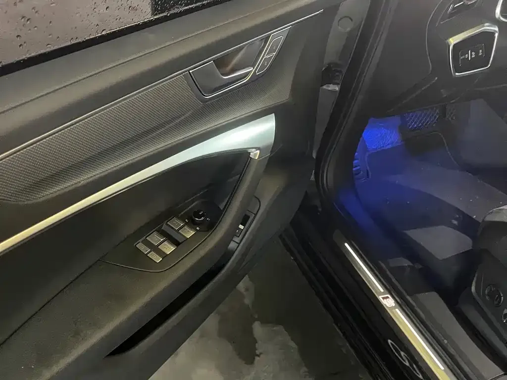 Audi A6L 2023 из CN, фото 7