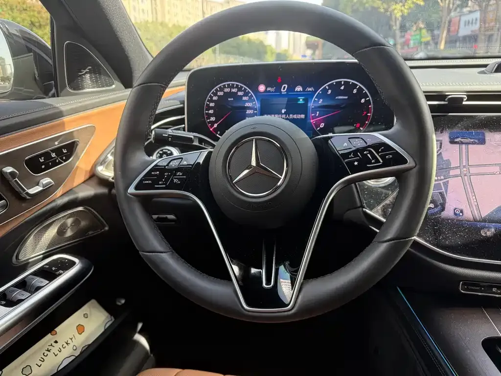 Mercedes-Benz E-Class — фото 10
