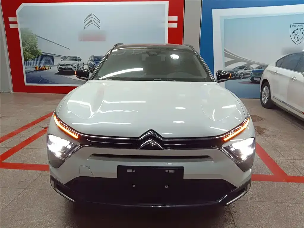 Citroen C5 X 2023 из CN, фото 3