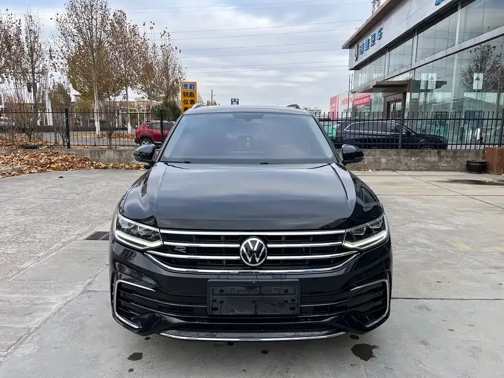 Volkswagen Tiguan L — фото 2