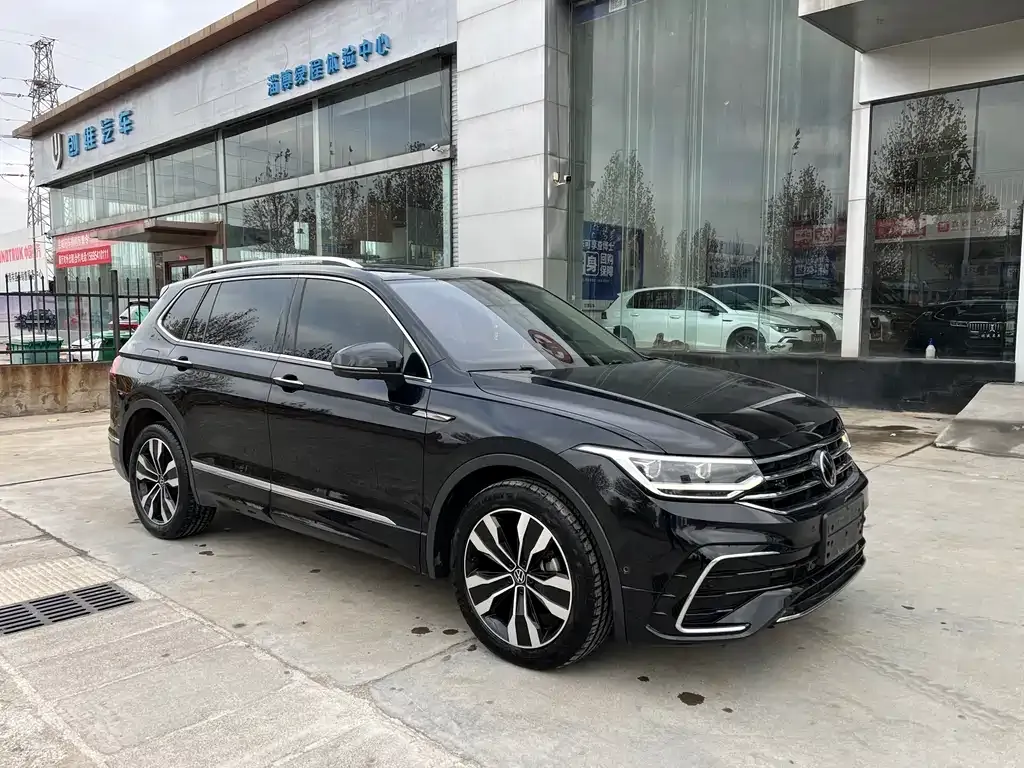 Volkswagen Tiguan L — фото 3