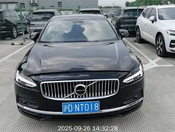 Volvo S90 2023 из CN, фото 1