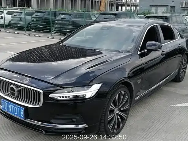Volvo S90 2023 из CN, фото 2