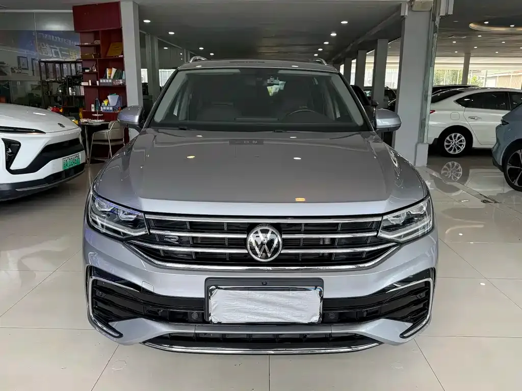 Volkswagen Tiguan L 2021 из CN, фото 2