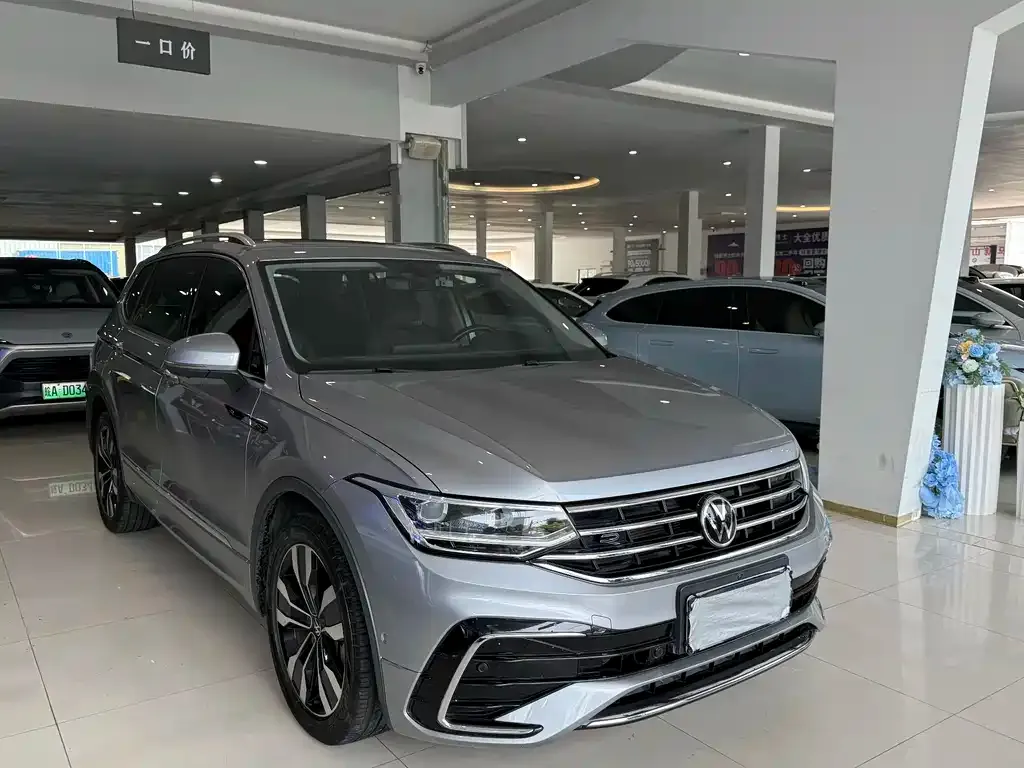 Volkswagen Tiguan L 2021 из CN, фото 3