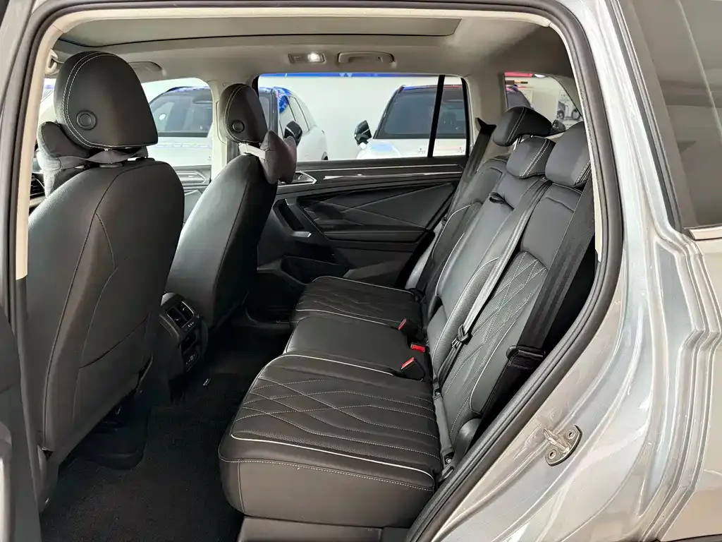 Volkswagen Tiguan L 2021 из CN, фото 4