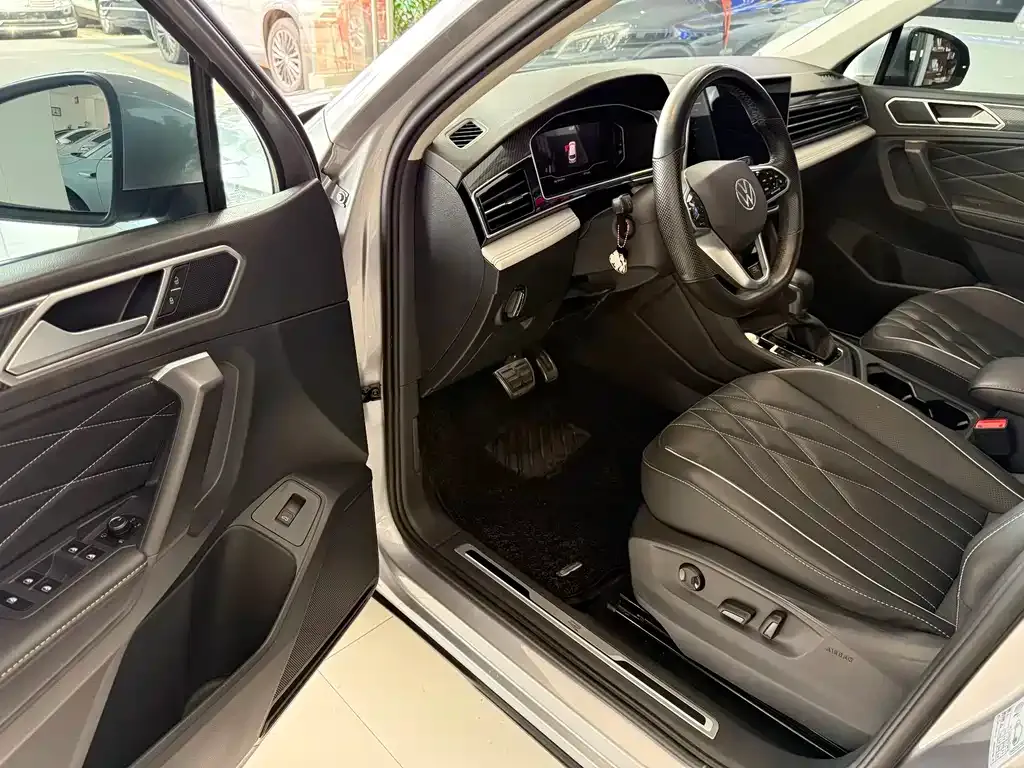 Volkswagen Tiguan L 2021 из CN, фото 6