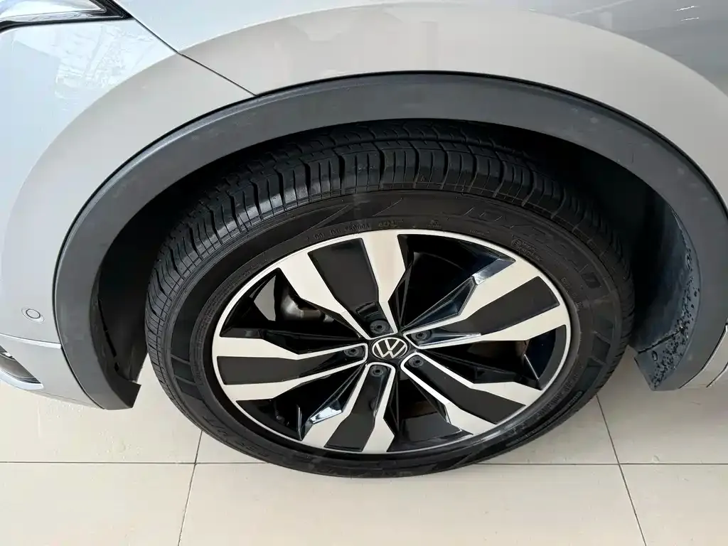 Volkswagen Tiguan L 2021 из CN, фото 8