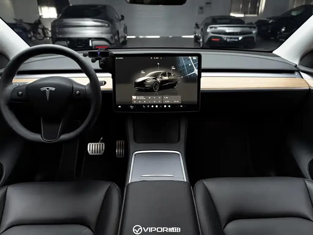 Tesla Model Y — фото 6