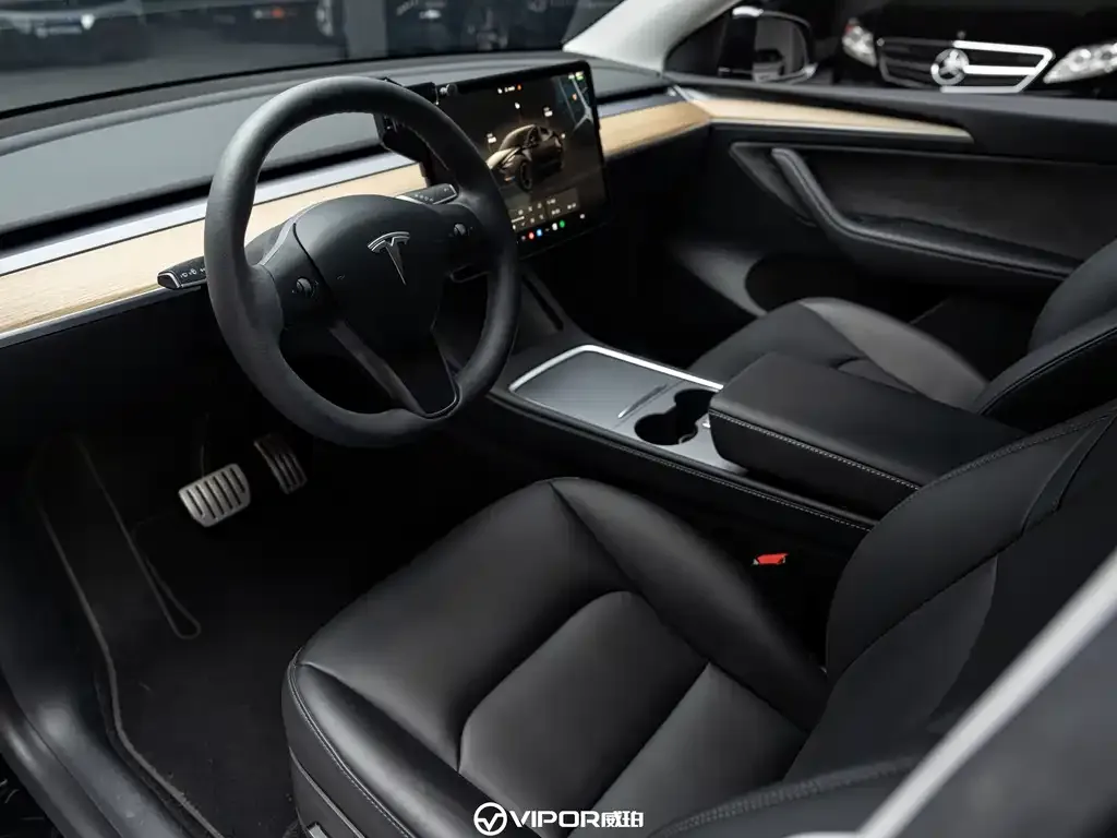 Tesla Model Y — фото 8