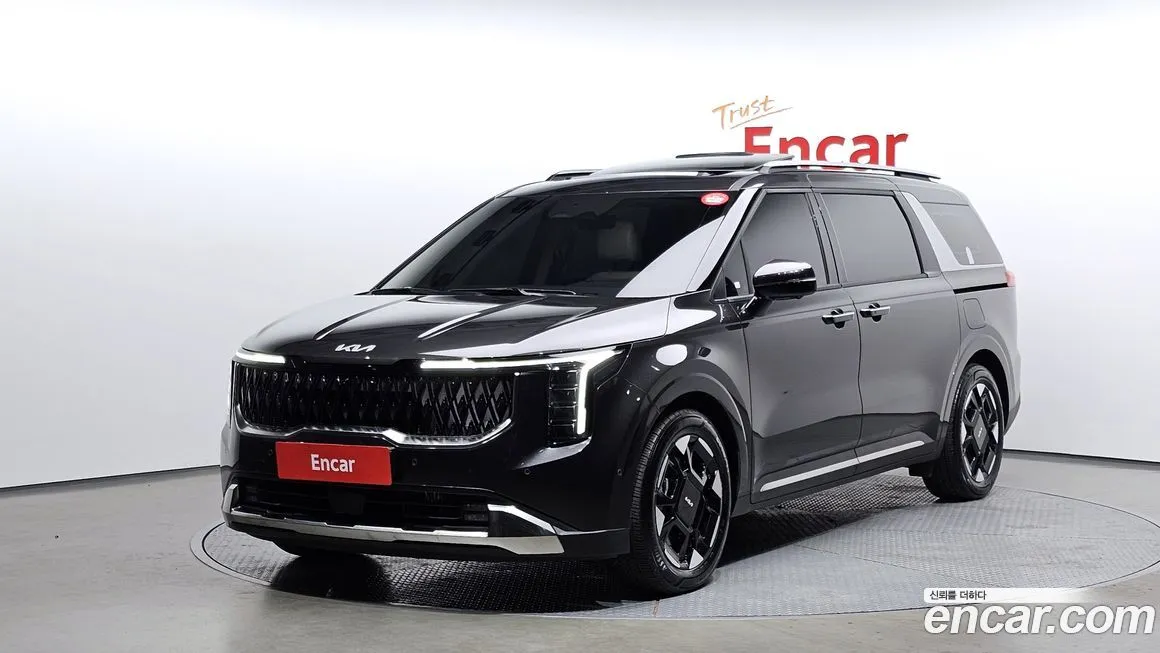 Kia Carnival — фото 1