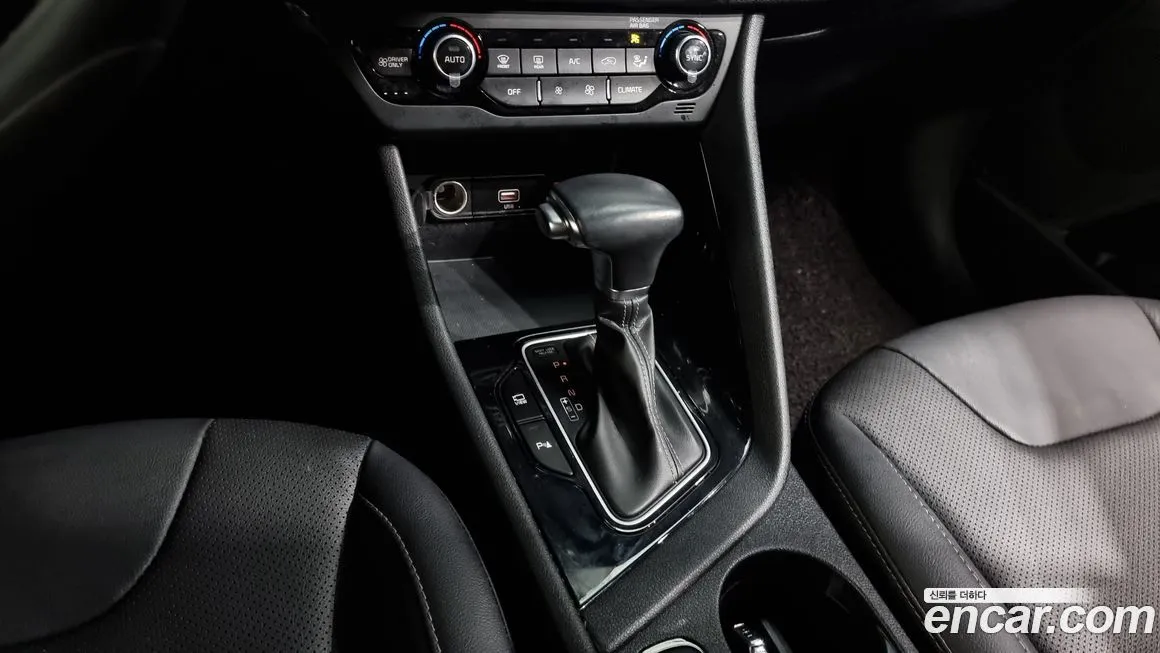 Kia Niro — фото 9