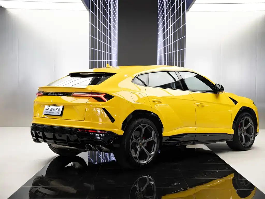 Lamborghini Urus — фото 10
