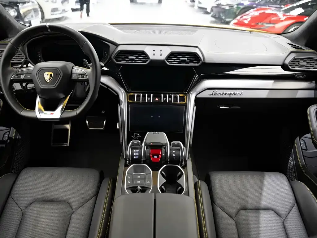 Lamborghini Urus — фото 5
