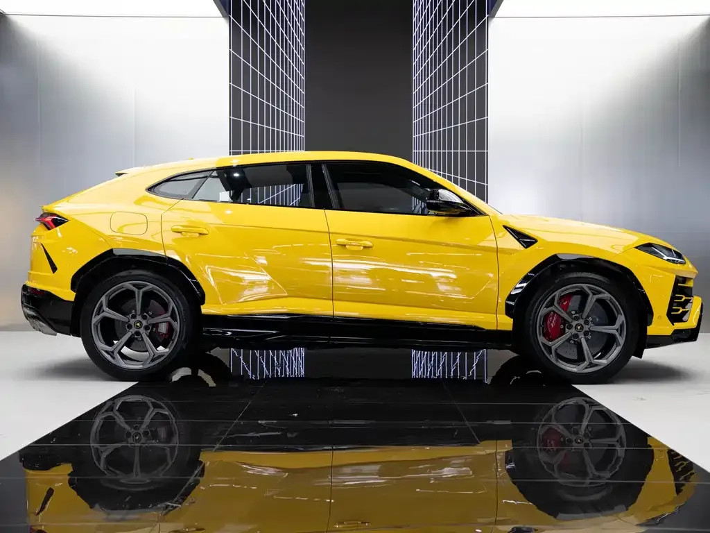 Lamborghini Urus — фото 9