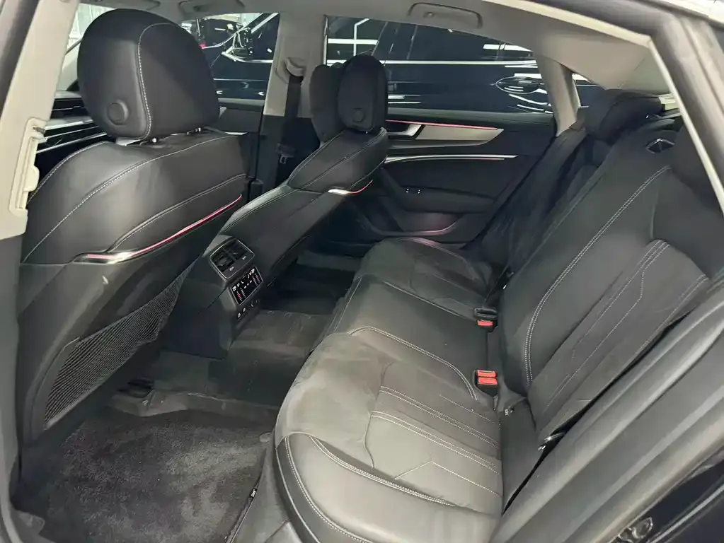 Audi A7L 2024 из CN, фото 3