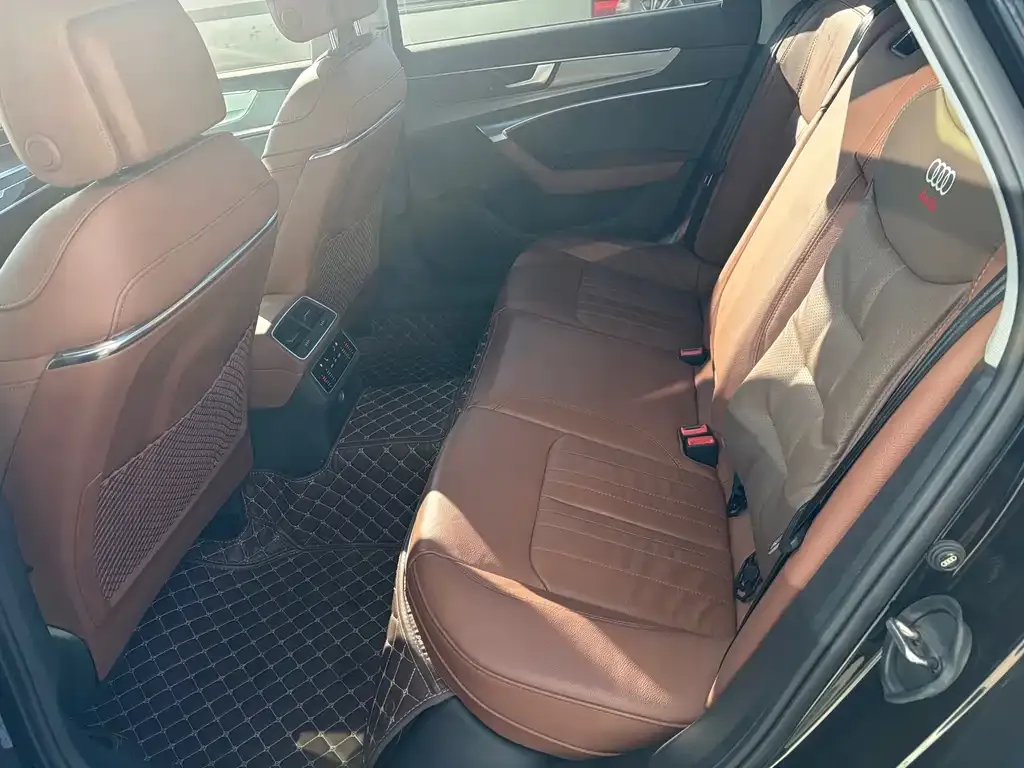 Audi A6L 2022 из CN, фото 4