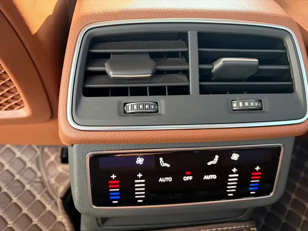 Audi A6L 2022 из CN, фото 5