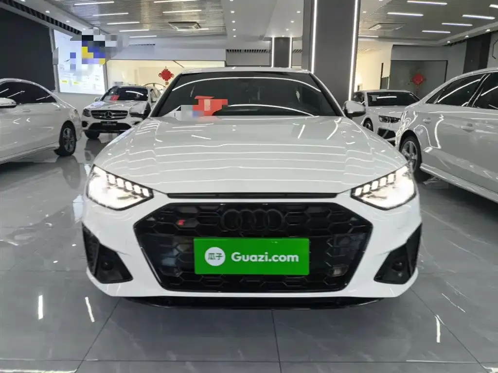 Audi A4L 2022 из CN, фото 3