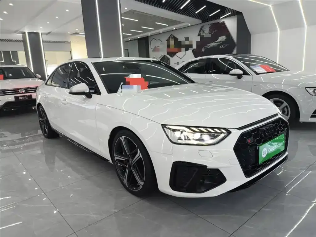 Audi A4L 2022 из CN, фото 4