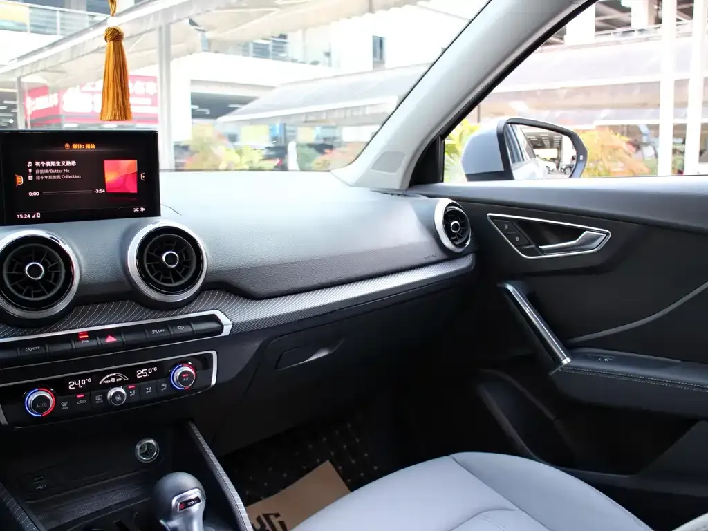 Audi Q2L 2022 из CN, фото 9