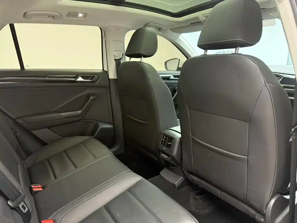 Volkswagen T-Roc 2023 из CN, фото 10